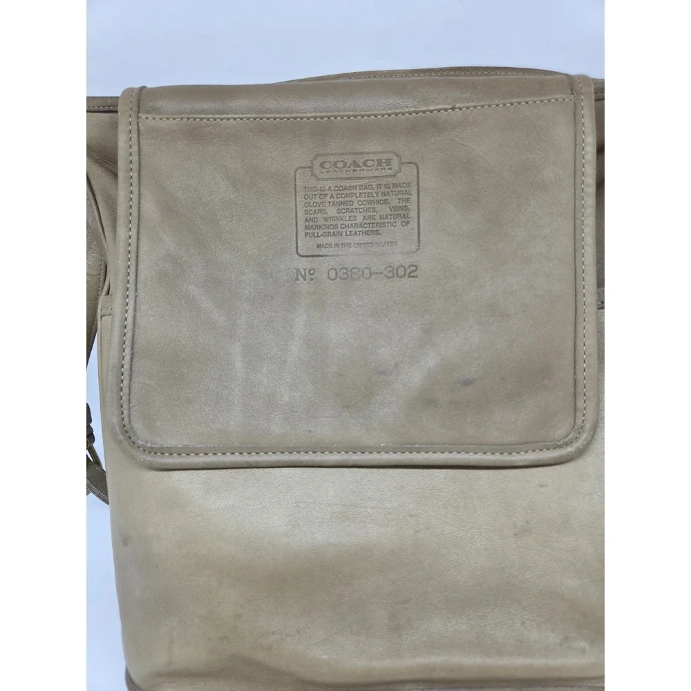 Coach 302 Glove‑Tanned Leather Shoulder Bag USA Made Vintage Beige Zip Top Purse